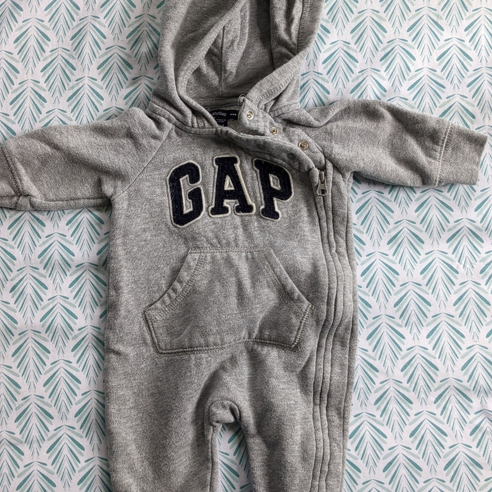Gap Sweatshirt One-piece size 0-3m